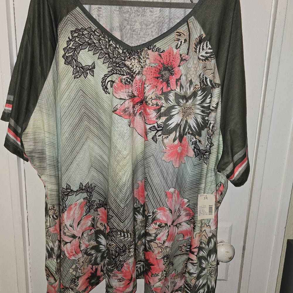 New Catherines 5x Green Tshirt
